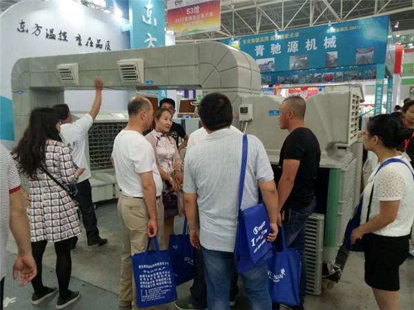 参加青岛畜牧博览会现场